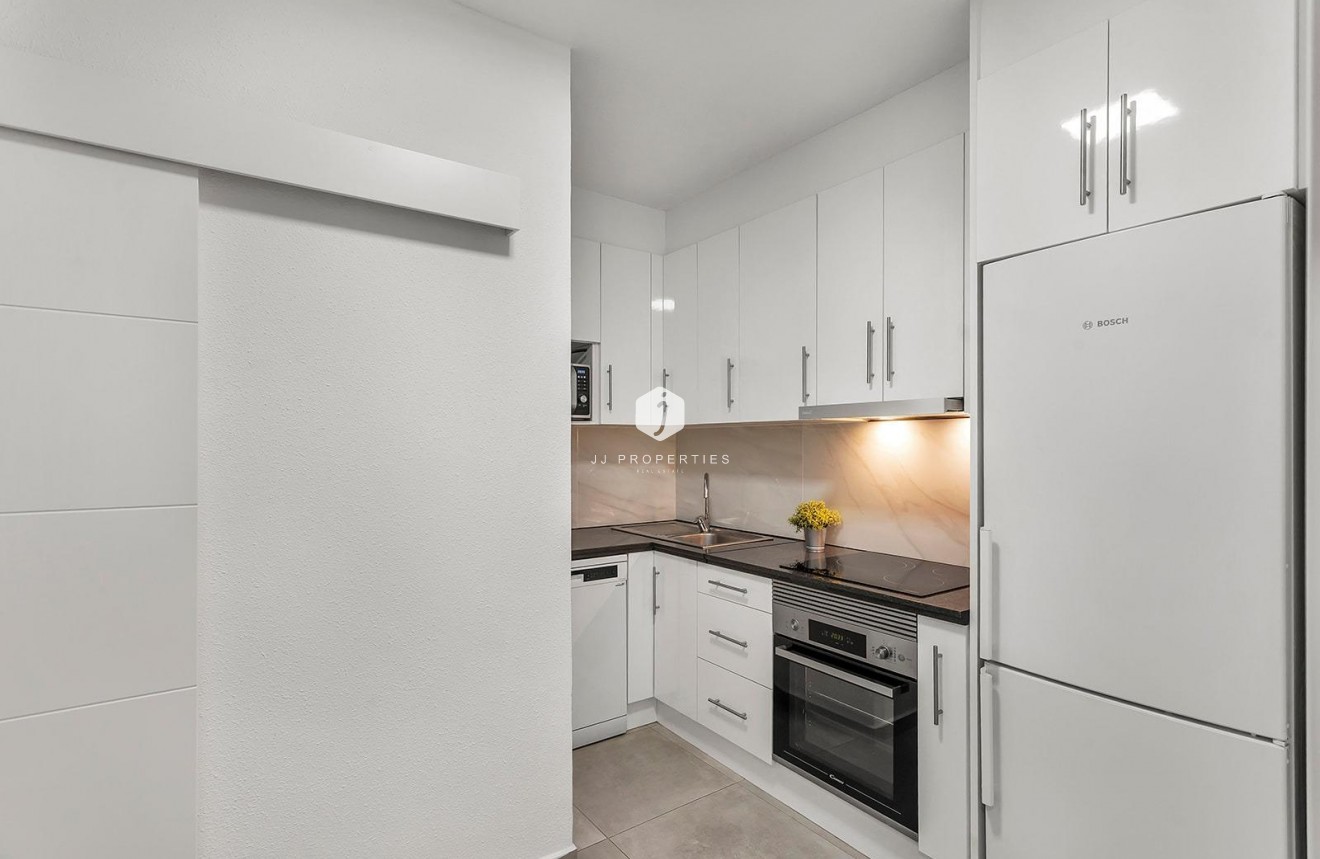 Resale - Apartment / flat -
Torrevieja - Playa de los Locos