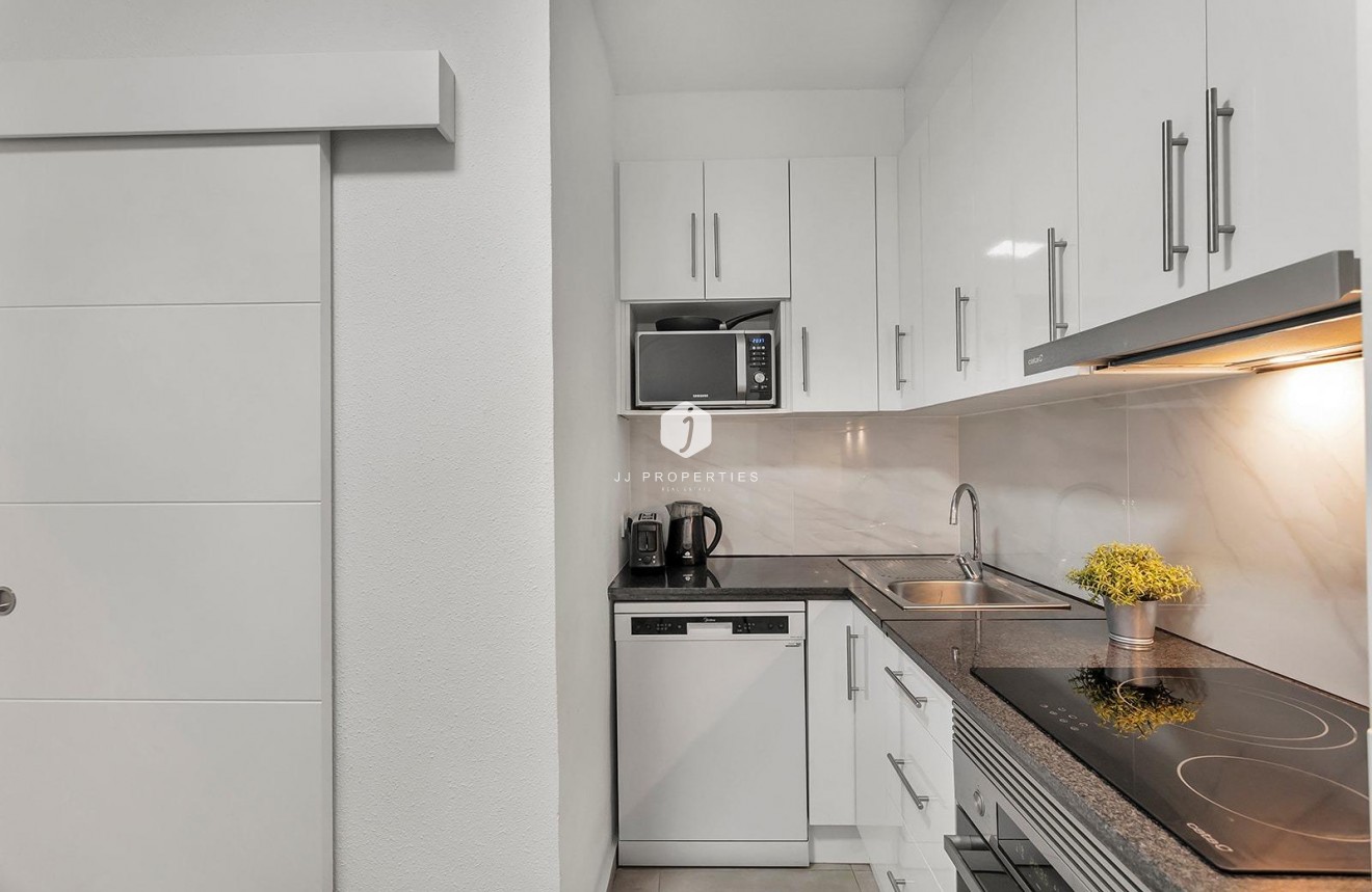 Resale - Apartment / flat -
Torrevieja - Playa de los Locos