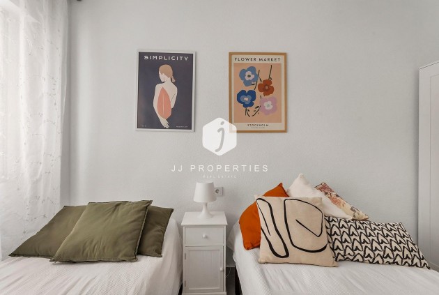 Resale - Apartment / flat -
Torrevieja - Playa de los Locos