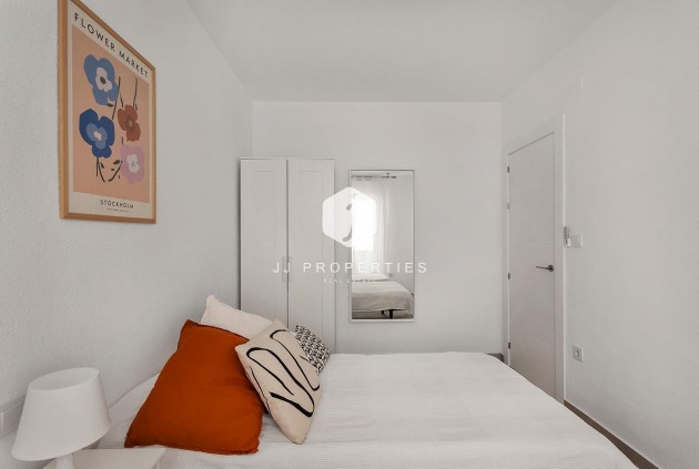 Resale - Apartment / flat -
Torrevieja - Playa de los Locos