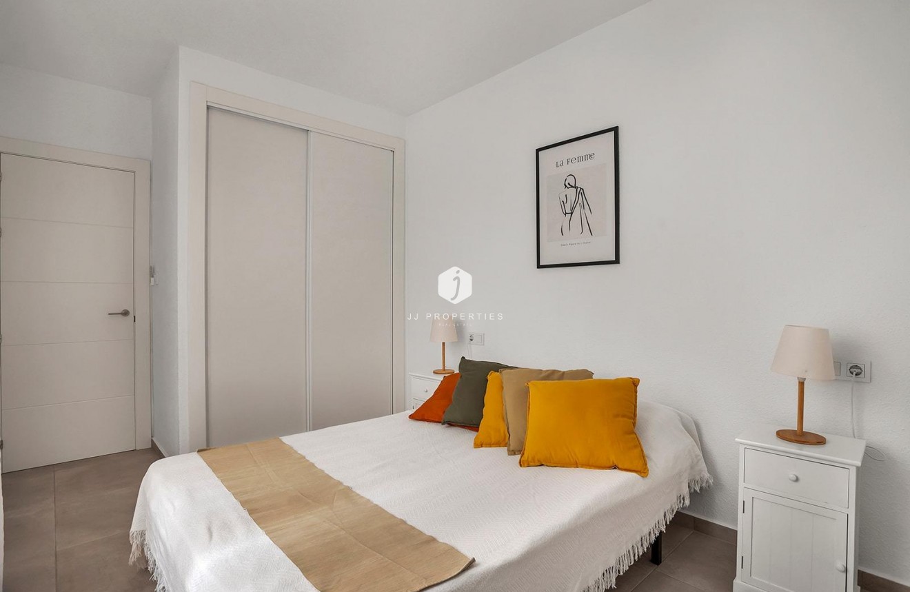 Resale - Apartment / flat -
Torrevieja - Playa de los Locos