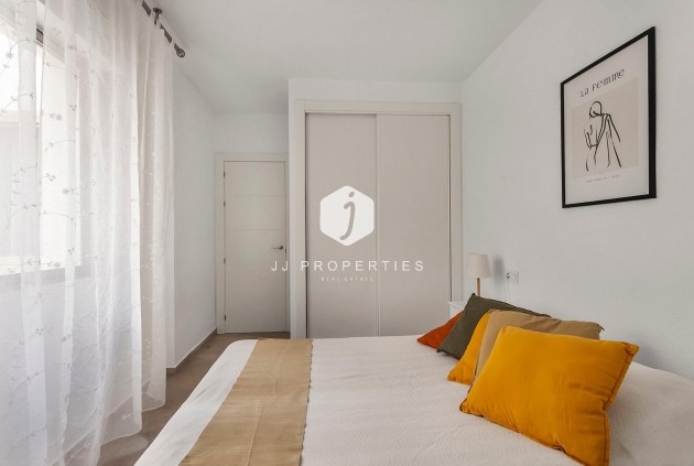 Resale - Apartment / flat -
Torrevieja - Playa de los Locos