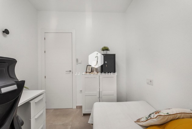 Resale - Apartment / flat -
Torrevieja - Playa de los Locos