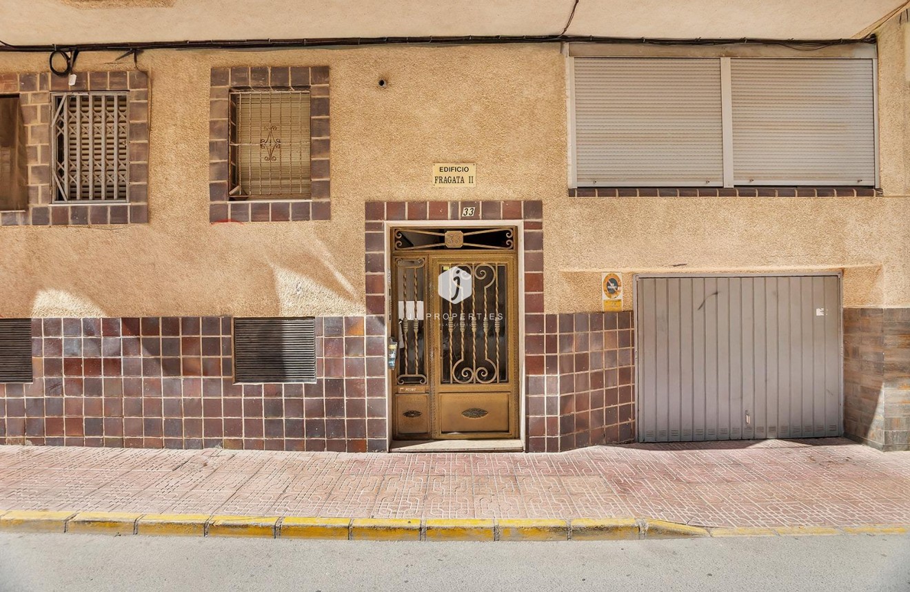 Resale - Apartment / flat -
Torrevieja - Playa de los Locos
