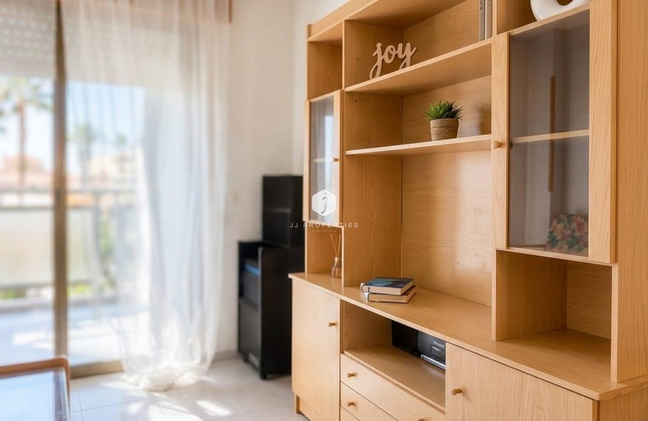 Resale - Apartment / flat -
Torrevieja - La Siesta - El Salado - Torreta