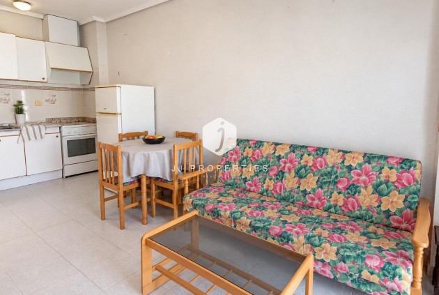 Resale - Apartment / flat -
Torrevieja - La Siesta - El Salado - Torreta