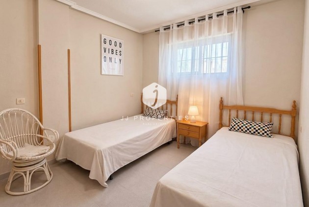Resale - Apartment / flat -
Torrevieja - La Siesta - El Salado - Torreta