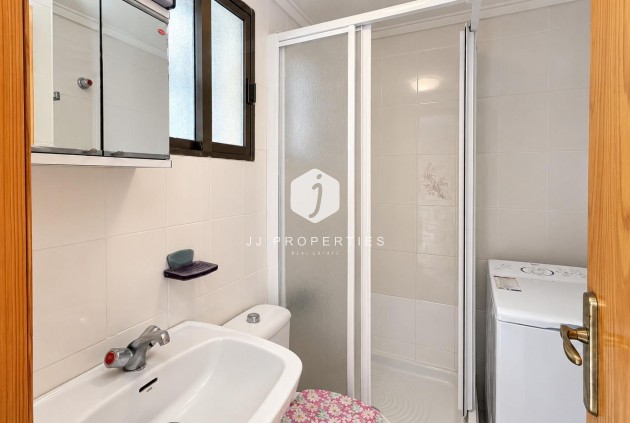 Resale - Apartment / flat -
Torrevieja - La Siesta - El Salado - Torreta