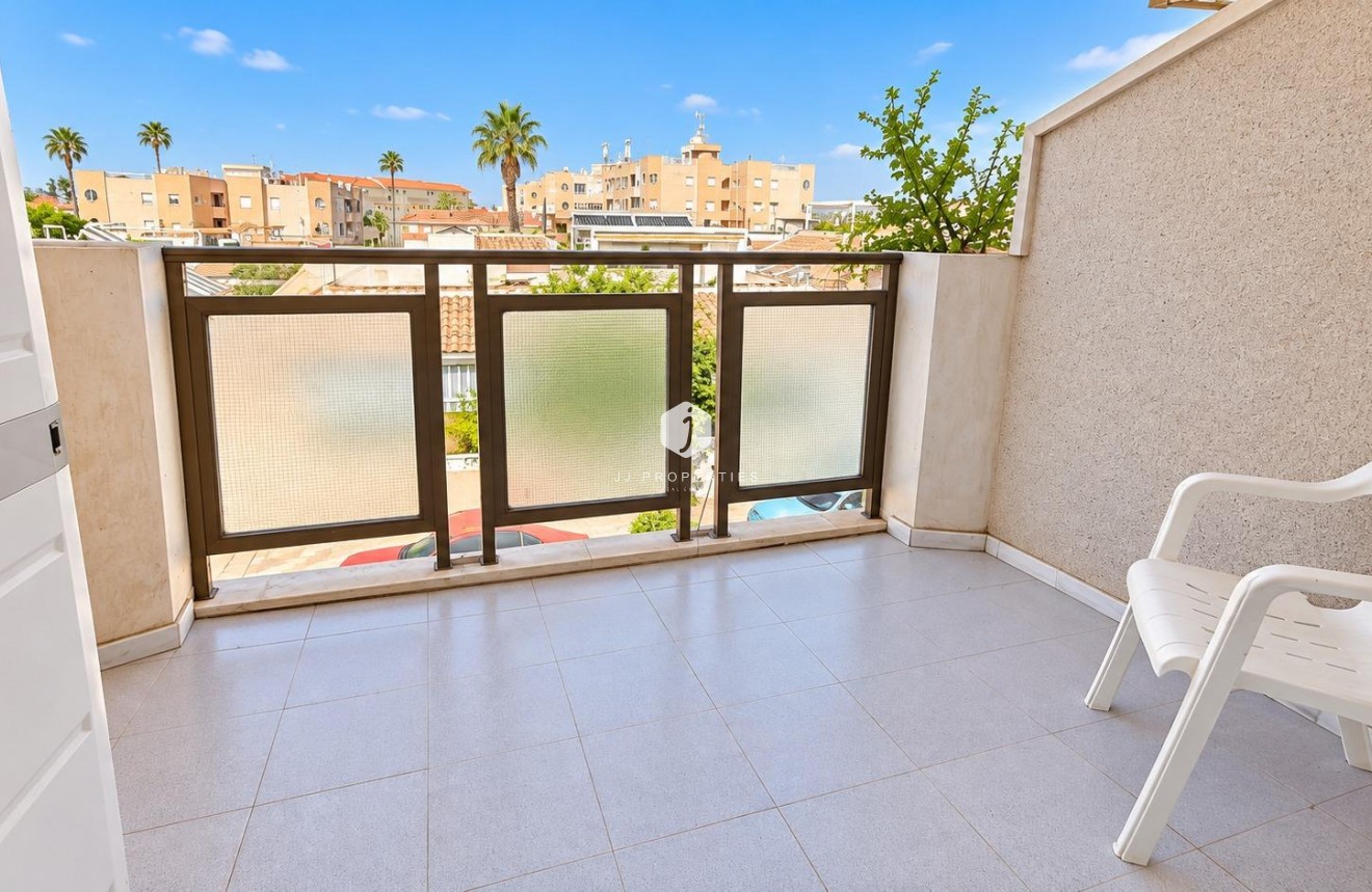 Resale - Apartment / flat -
Torrevieja - La Siesta - El Salado - Torreta