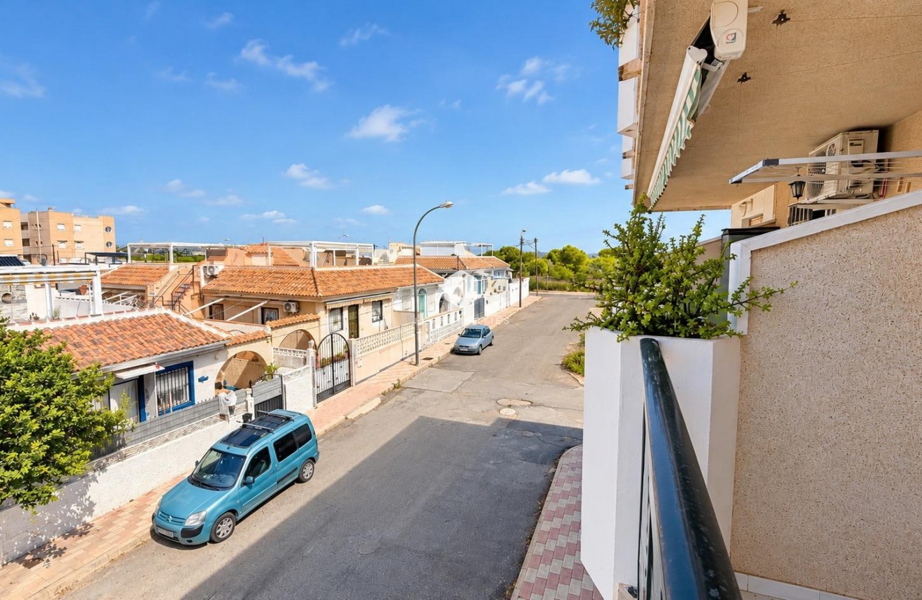 Resale - Apartment / flat -
Torrevieja - La Siesta - El Salado - Torreta