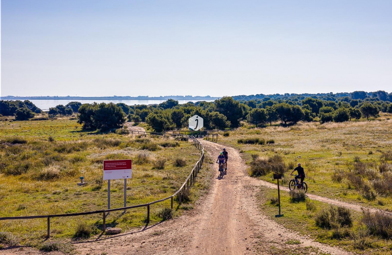 Resale - Apartment / flat -
Torrevieja - La Siesta - El Salado - Torreta