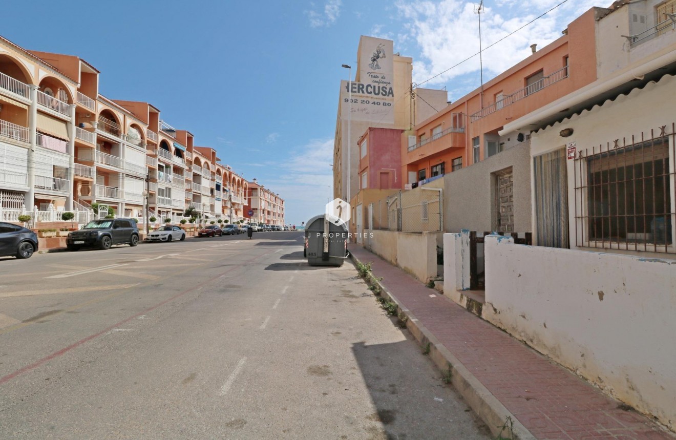 Aus zweiter Hand - Wohnung -
Torrevieja - La Mata Pueblo