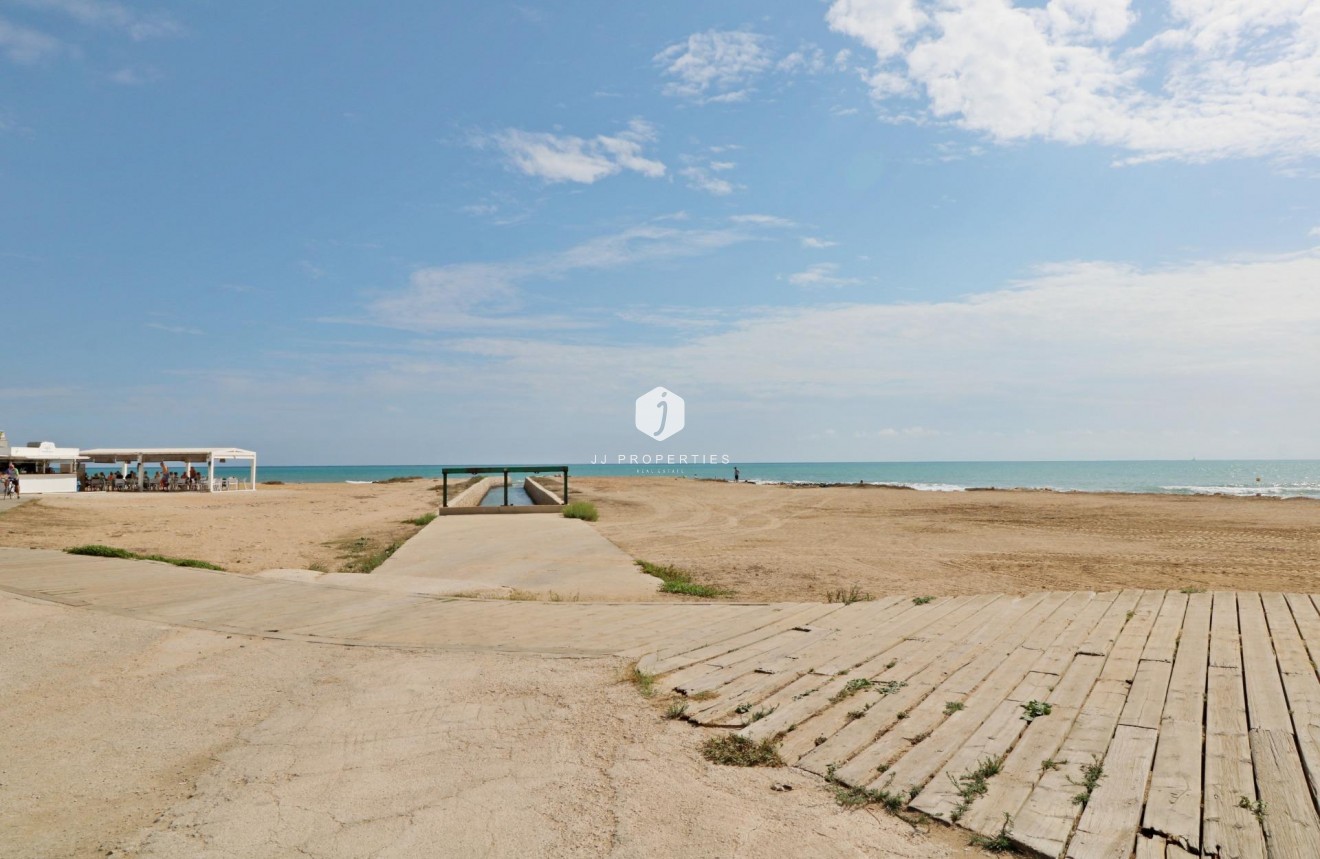 Aus zweiter Hand - Wohnung -
Torrevieja - La Mata Pueblo