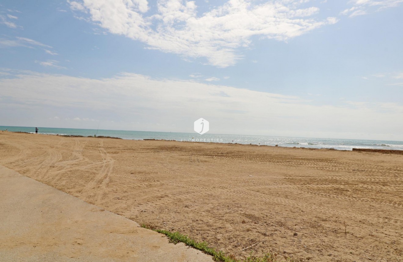 Aus zweiter Hand - Wohnung -
Torrevieja - La Mata Pueblo