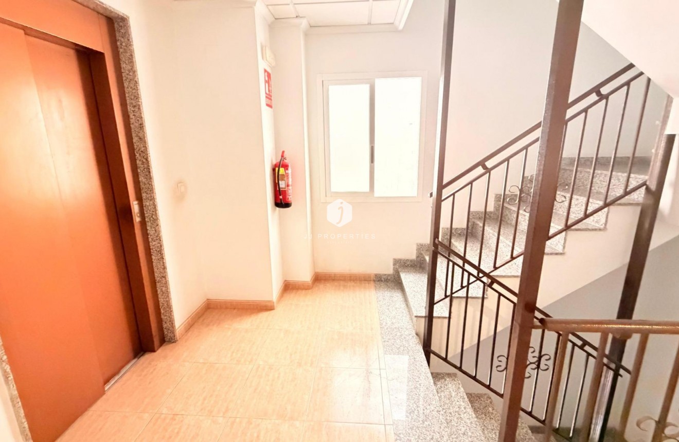 Aus zweiter Hand - Wohnung -
Torrevieja - Centro - Muelle Pesquero