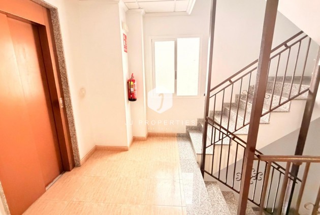 Aus zweiter Hand - Wohnung -
Torrevieja - Centro - Muelle Pesquero
