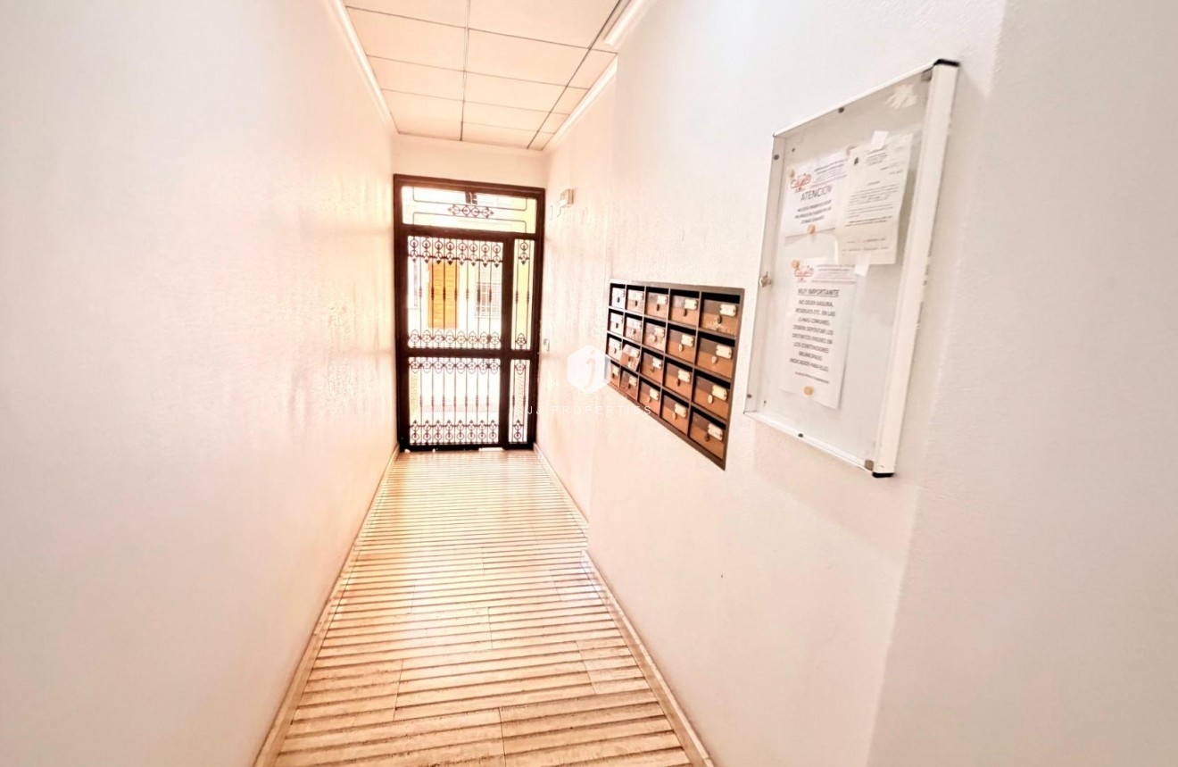 Aus zweiter Hand - Wohnung -
Torrevieja - Centro - Muelle Pesquero