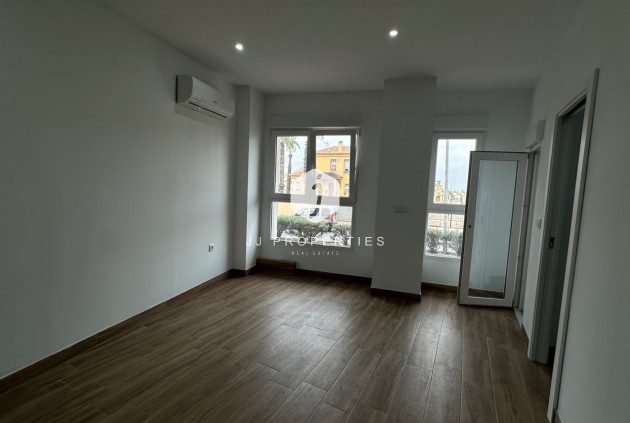 D'occasion - Appartement -
Torrevieja - Costa Blanca