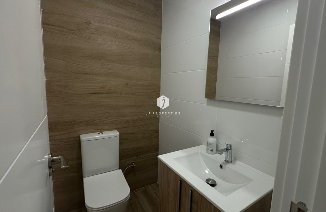 D'occasion - Appartement -
Torrevieja - Costa Blanca