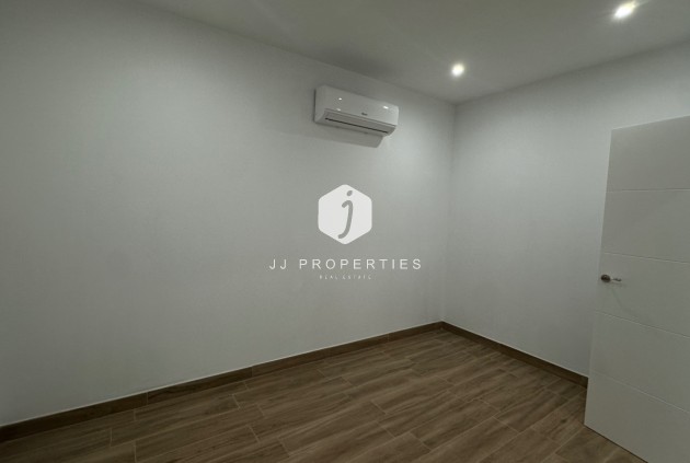 D'occasion - Appartement -
Torrevieja - Costa Blanca