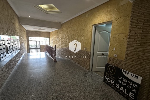 D'occasion - Appartement -
Torrevieja - Costa Blanca