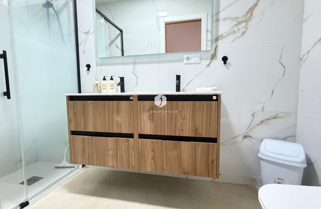 Resale - Duplex -
Torrevieja - Playa de los Naufragos