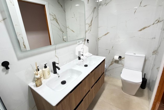 Resale - Duplex -
Torrevieja - Playa de los Naufragos