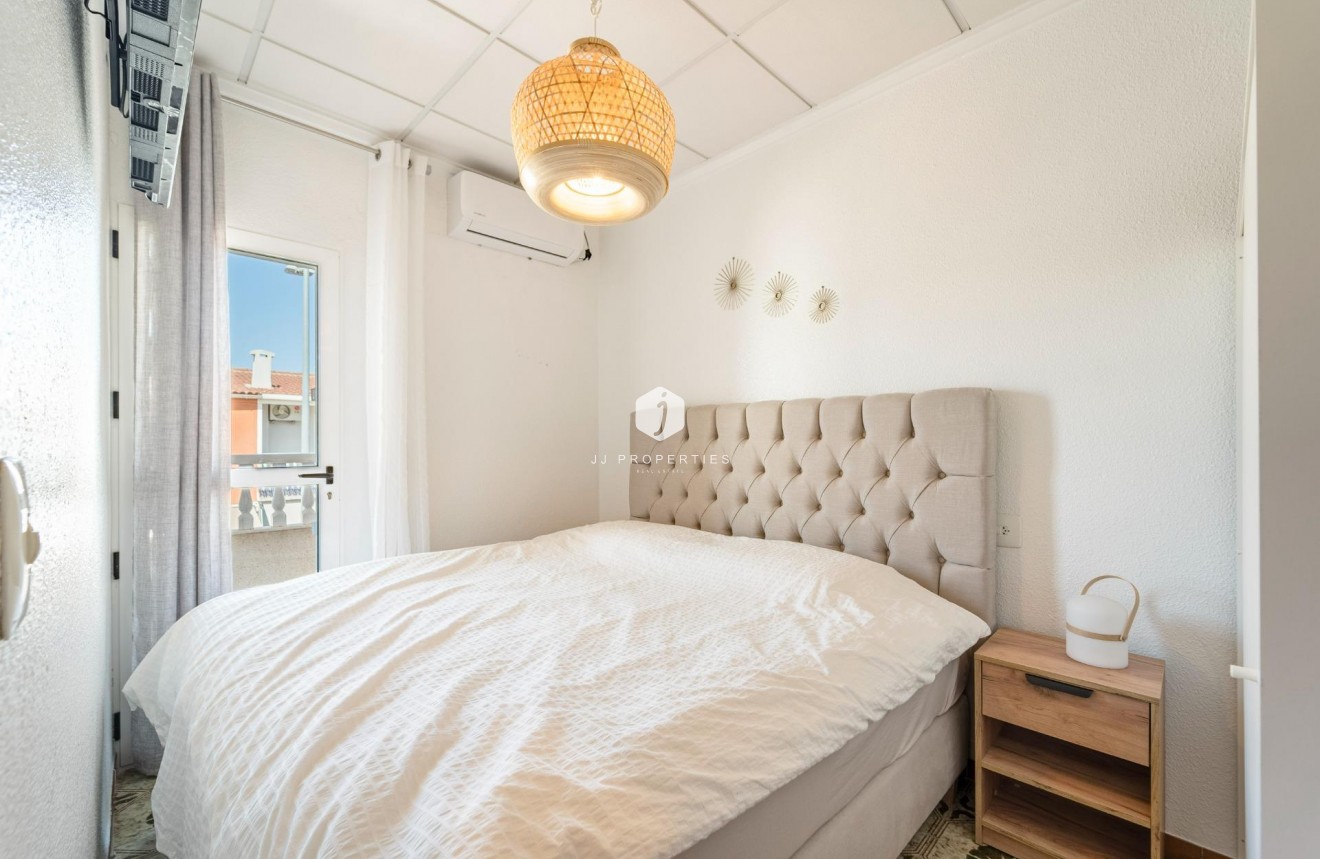 Resale - Duplex -
Torrevieja - Playa de los Naufragos