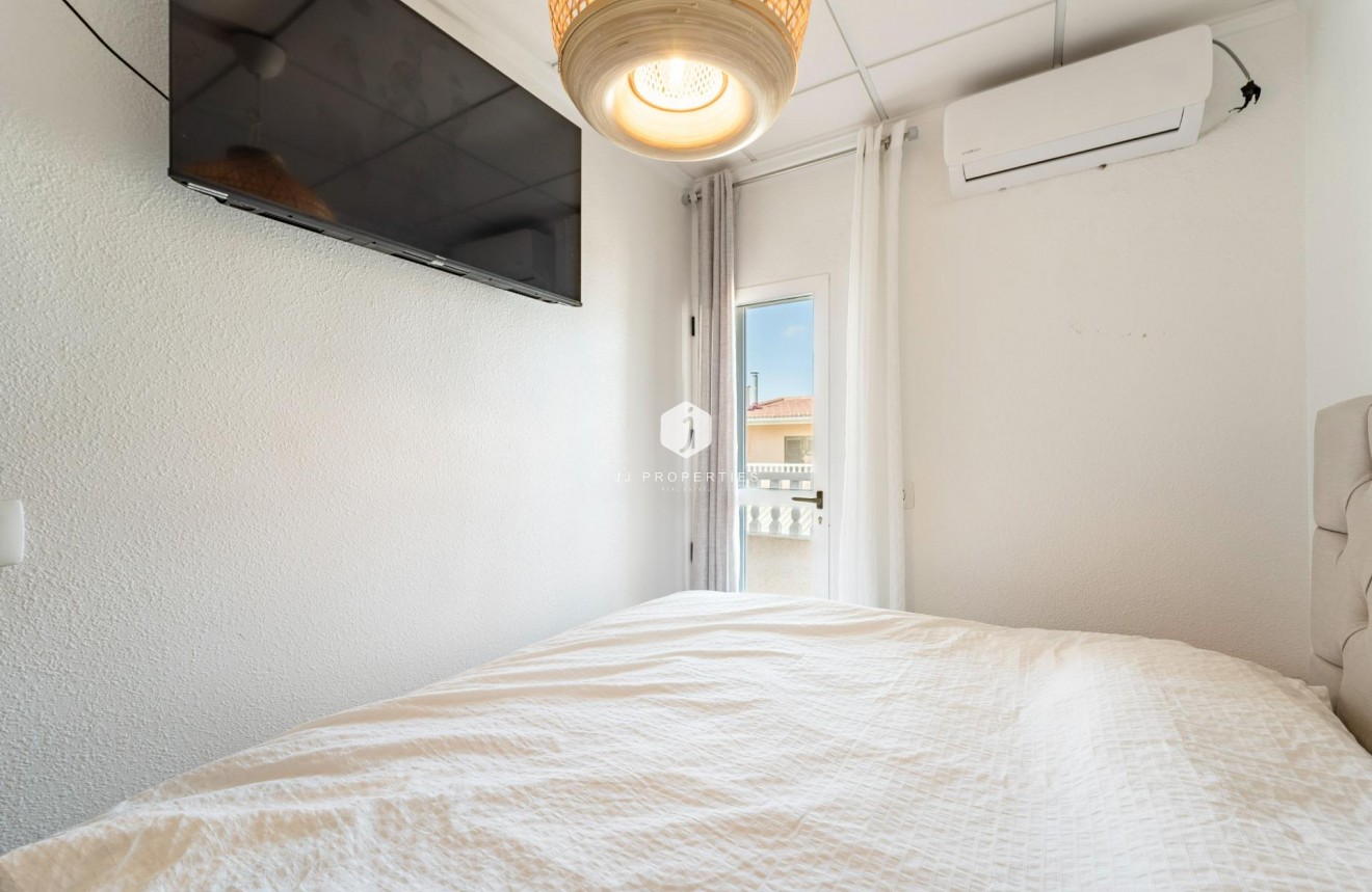 Resale - Duplex -
Torrevieja - Playa de los Naufragos
