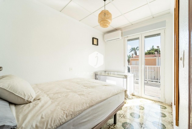 Resale - Duplex -
Torrevieja - Playa de los Naufragos