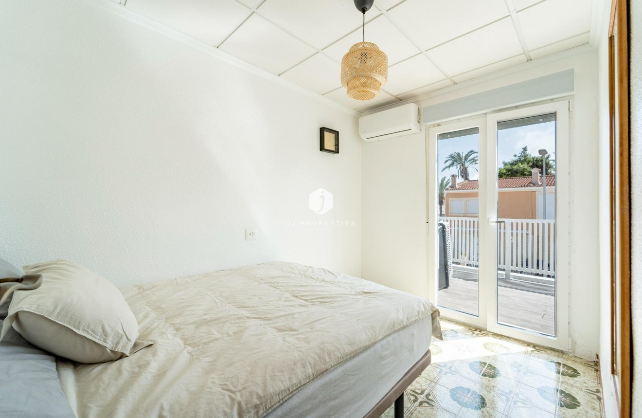 Resale - Duplex -
Torrevieja - Playa de los Naufragos
