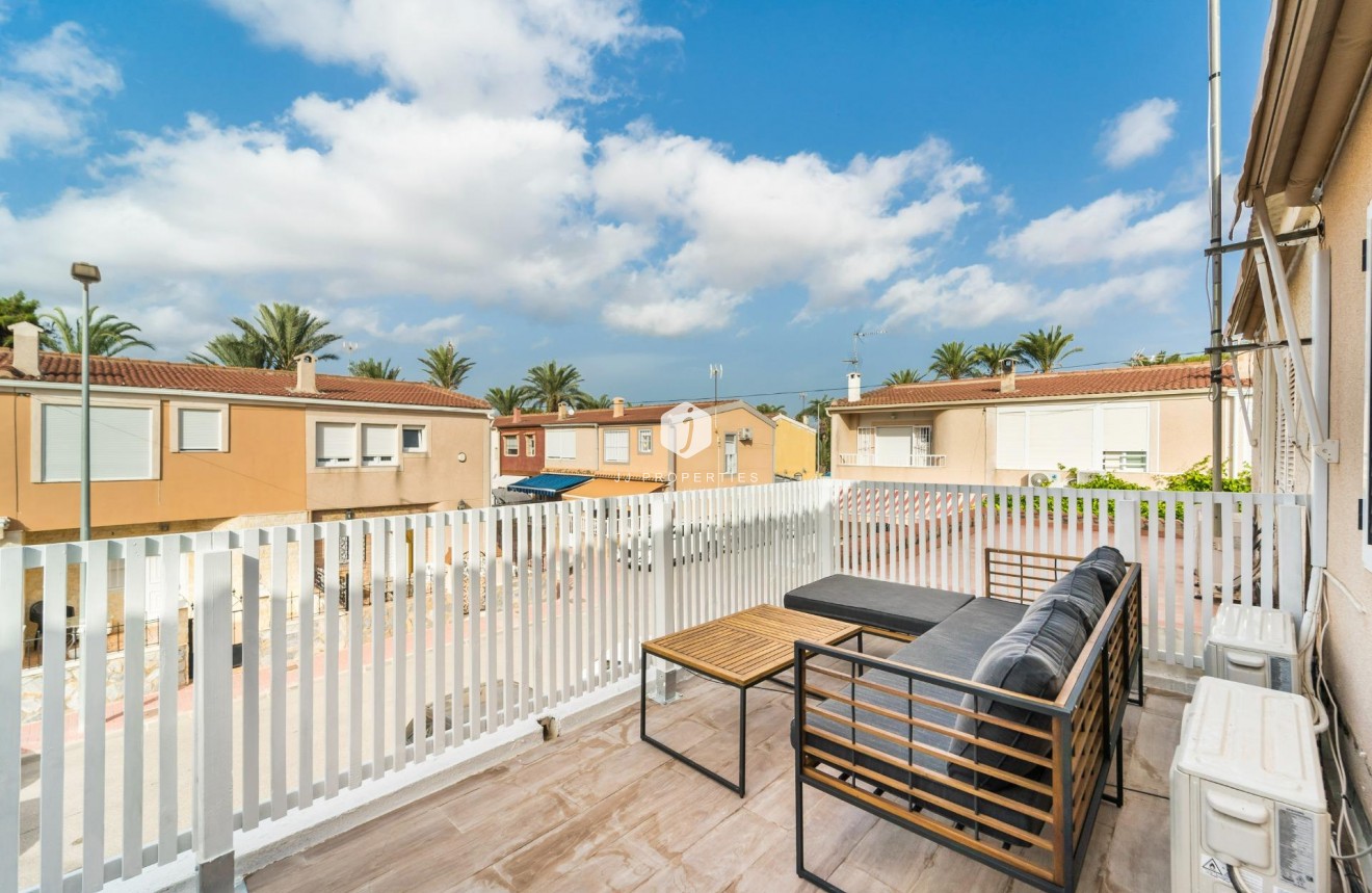 Resale - Duplex -
Torrevieja - Playa de los Naufragos