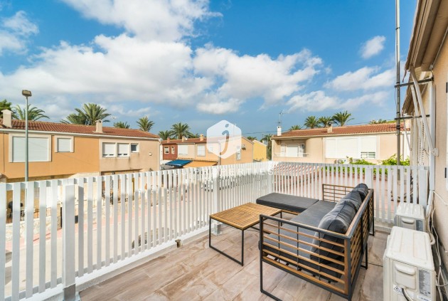 Resale - Duplex -
Torrevieja - Playa de los Naufragos
