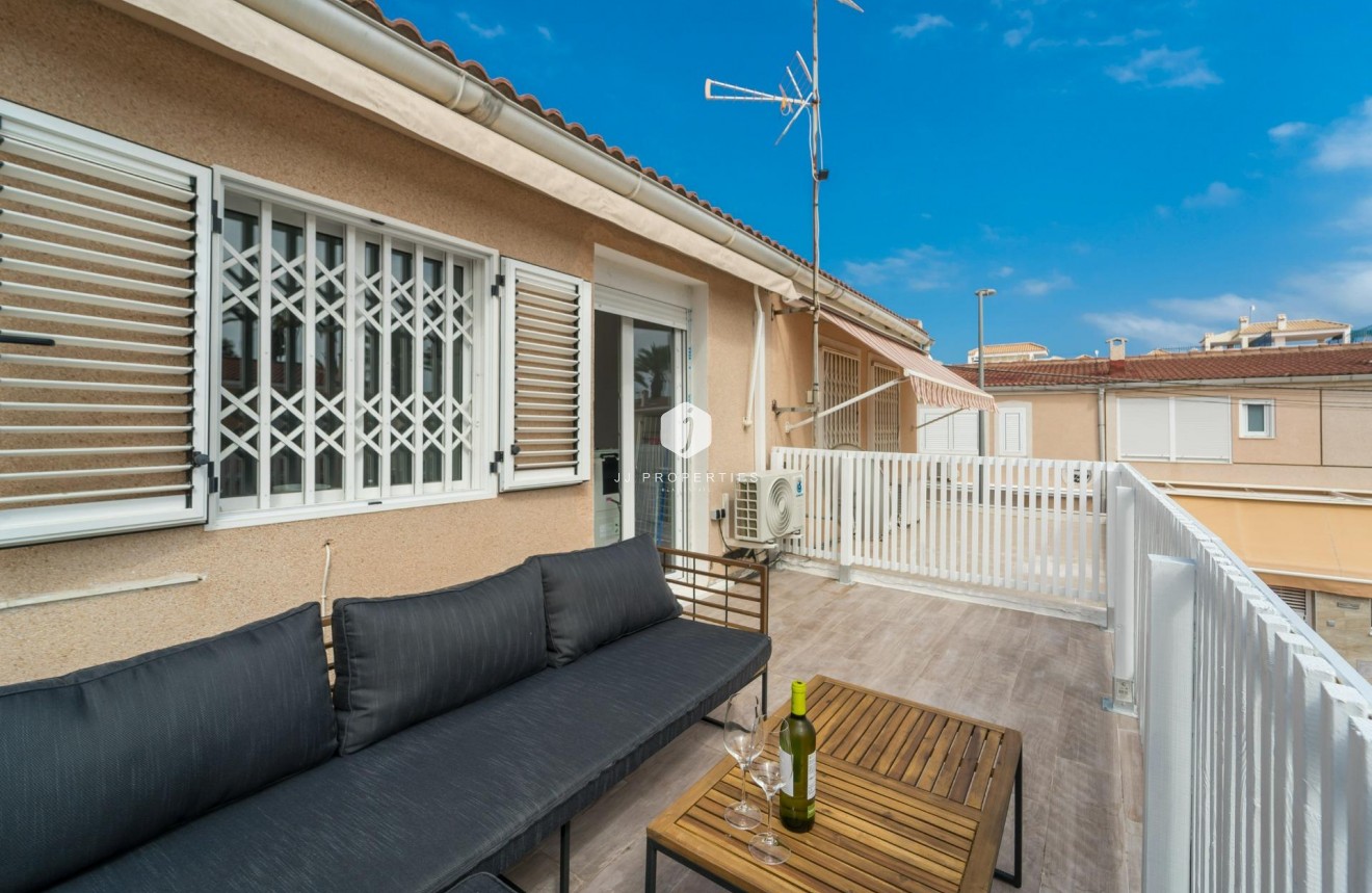 Resale - Duplex -
Torrevieja - Playa de los Naufragos