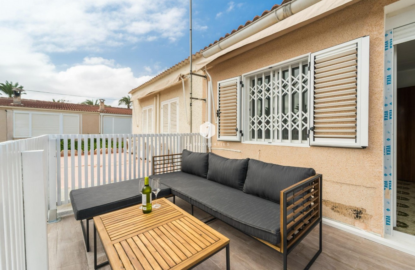 Resale - Duplex -
Torrevieja - Playa de los Naufragos