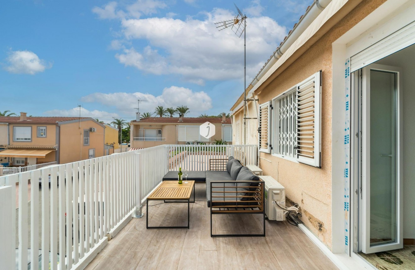 Resale - Duplex -
Torrevieja - Playa de los Naufragos