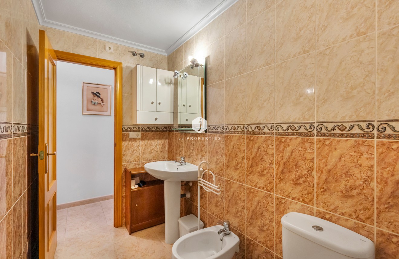 D'occasion - Appartement -
Torrevieja - Costa Blanca