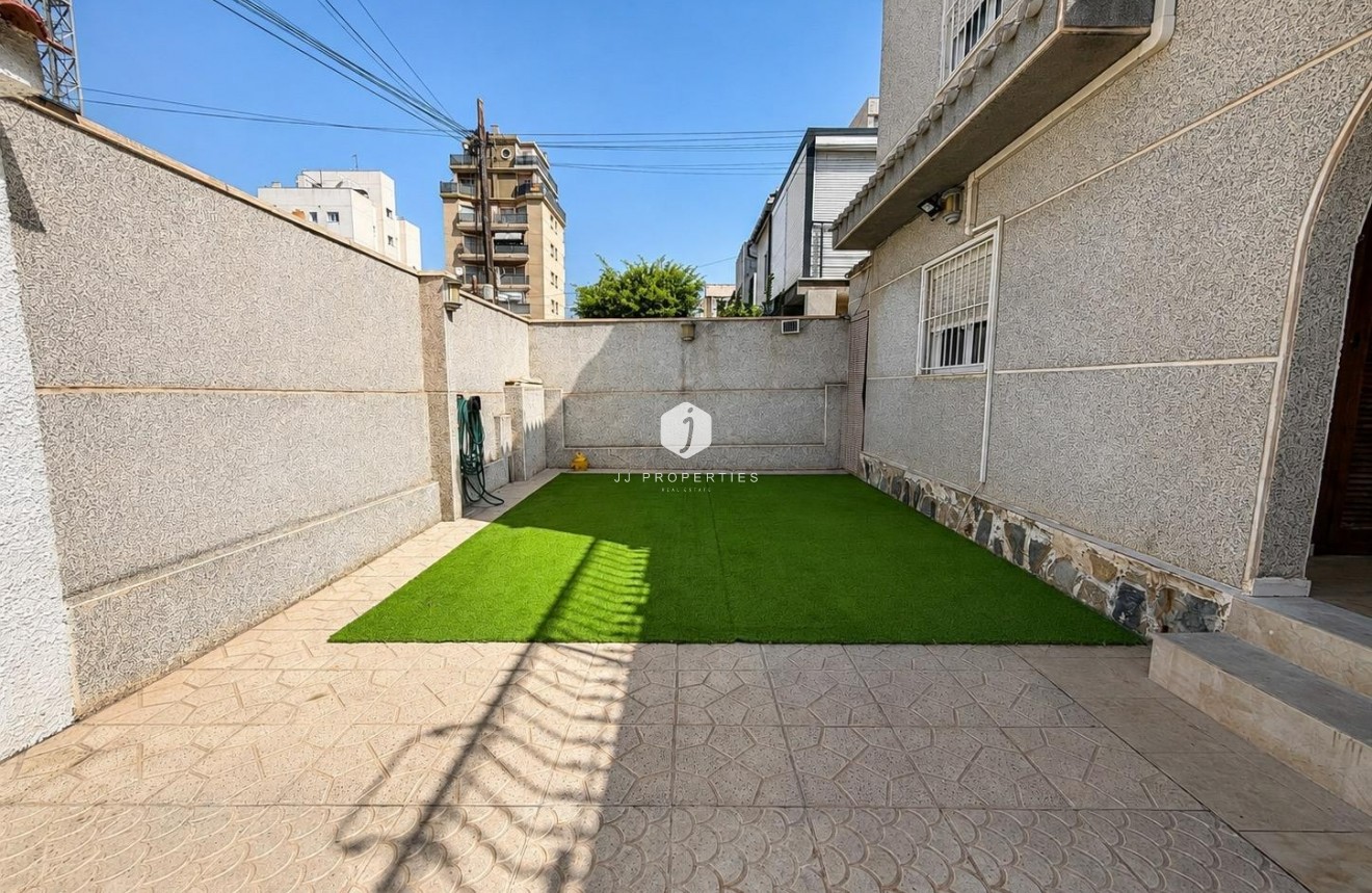 Long Term Rental - Chalet -
Torrevieja - Nueva Torrevieja