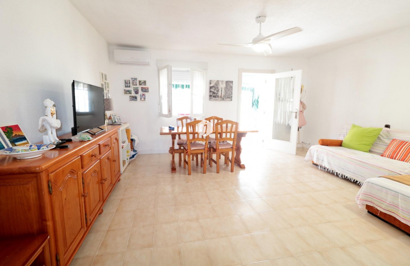 D'occasion - Chalet -
Torrevieja - Playa de los Naufragos