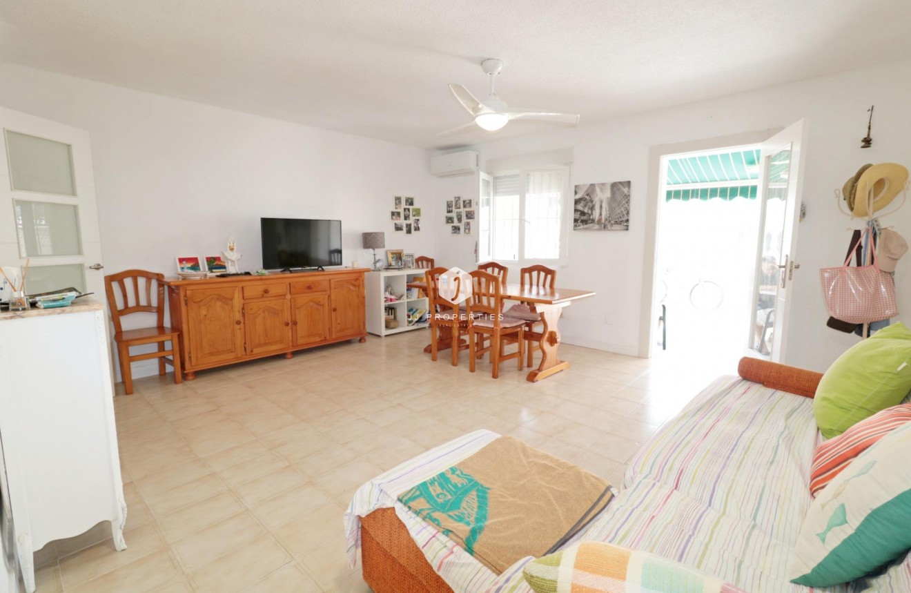 D'occasion - Chalet -
Torrevieja - Playa de los Naufragos