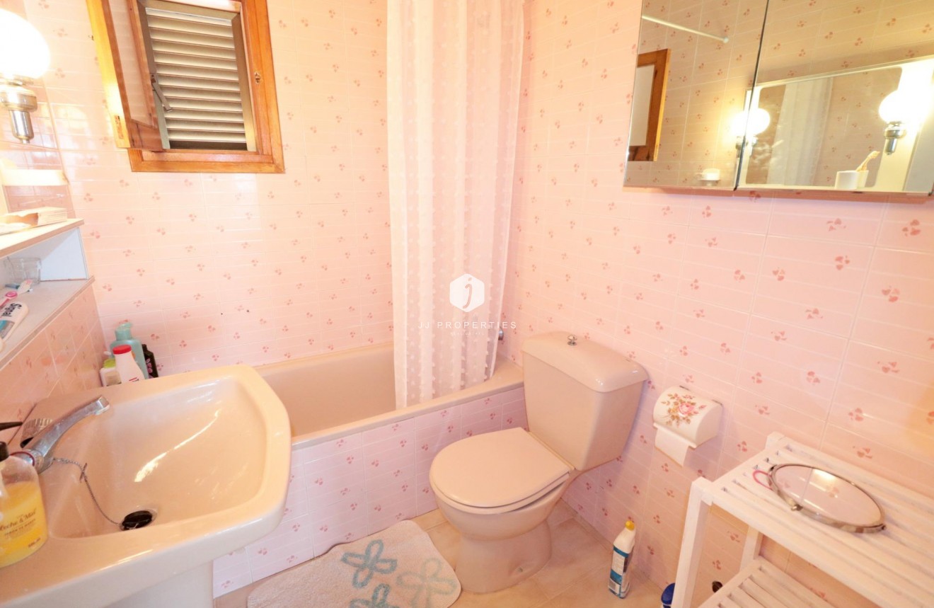 D'occasion - Chalet -
Torrevieja - Playa de los Naufragos