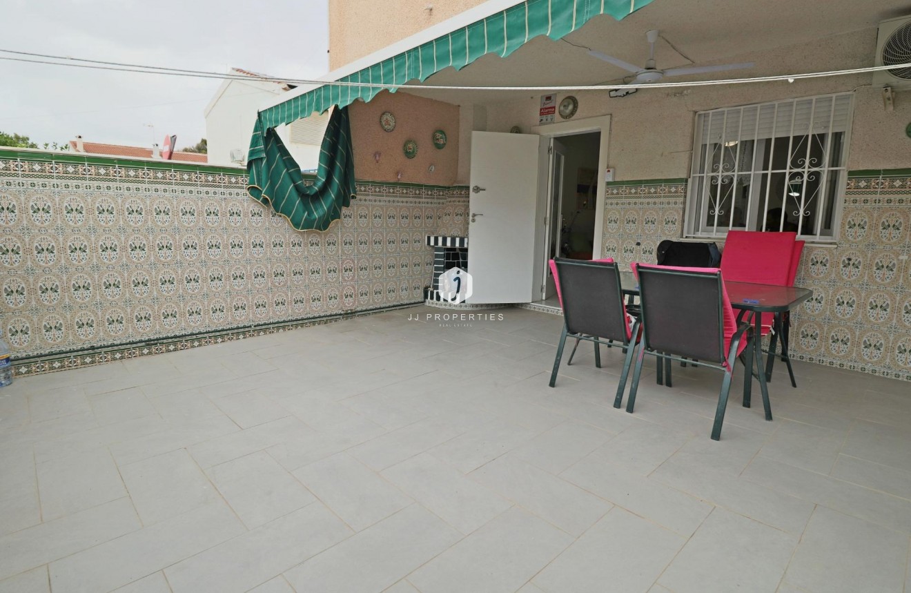 D'occasion - Chalet -
Torrevieja - Playa de los Naufragos