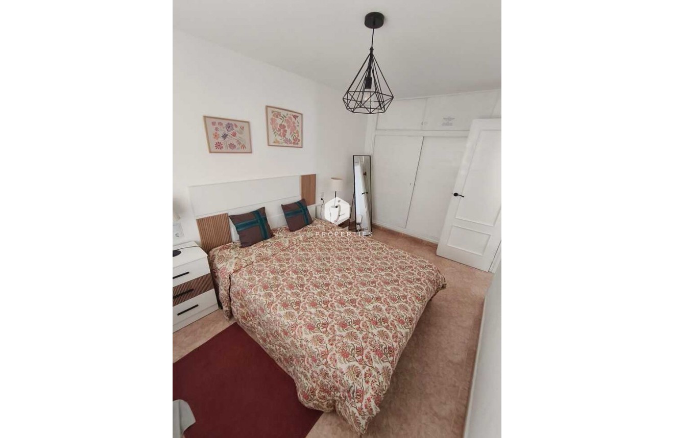 Aus zweiter Hand - Penthouse -
Torrevieja - PARQUE DE LAS NACIONES