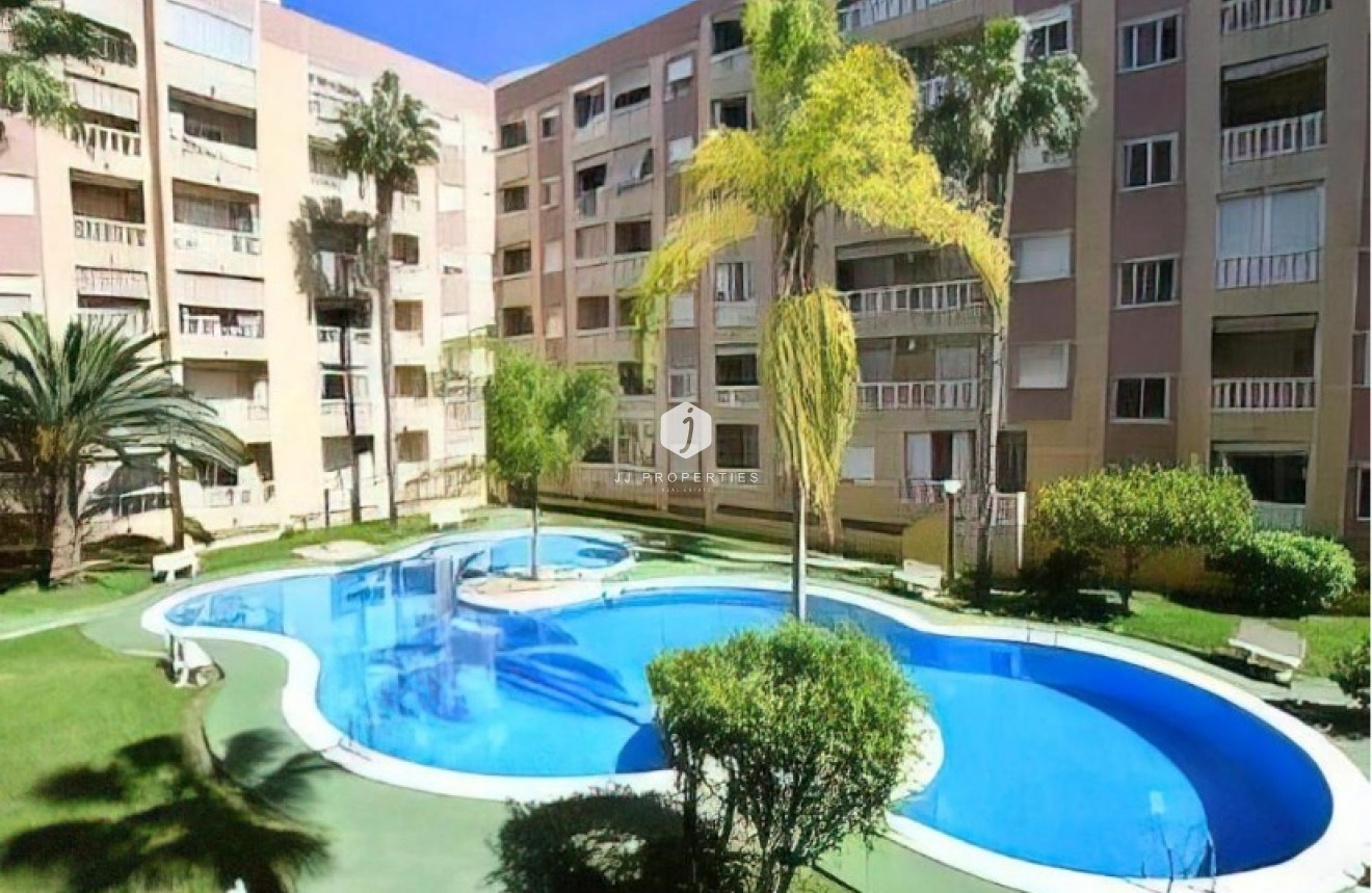 Aus zweiter Hand - Penthouse -
Torrevieja - PARQUE DE LAS NACIONES