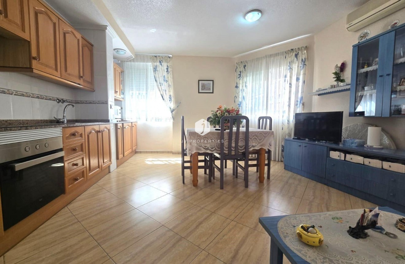 Resale - Apartment / flat -
Torrevieja - Playa del Cura
