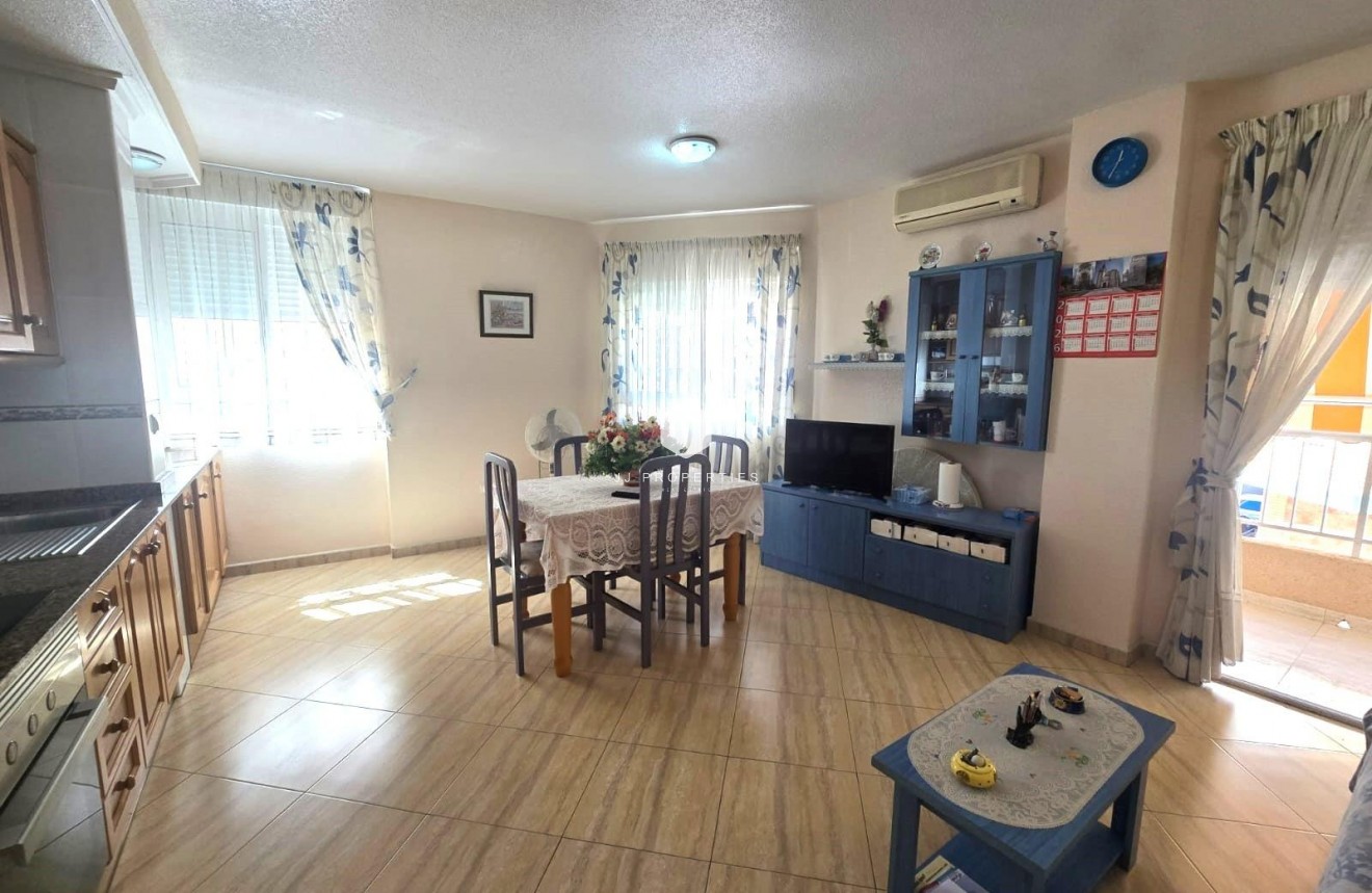 Resale - Apartment / flat -
Torrevieja - Playa del Cura