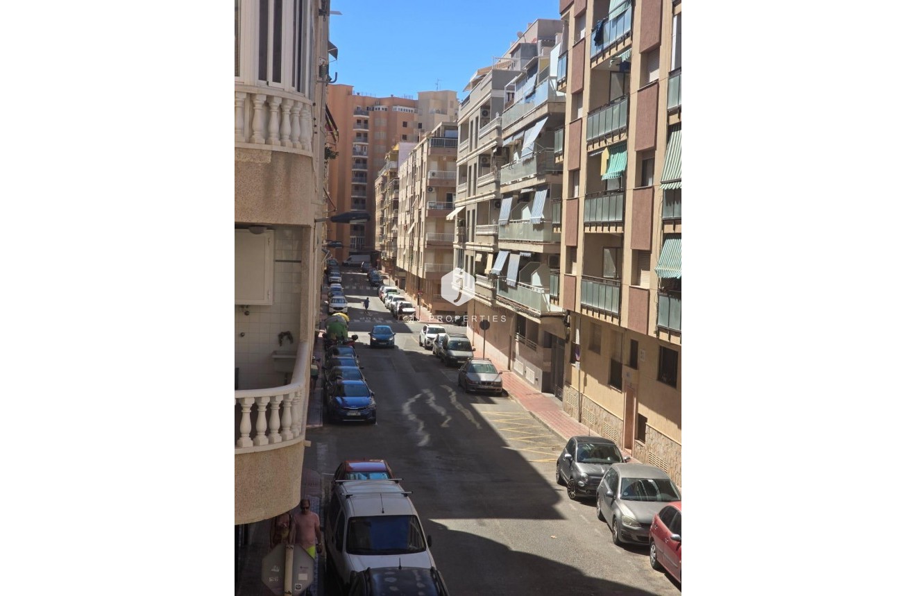 Resale - Apartment / flat -
Torrevieja - Playa del Cura