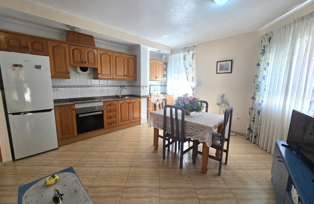 Resale - Apartment / flat -
Torrevieja - Playa del Cura