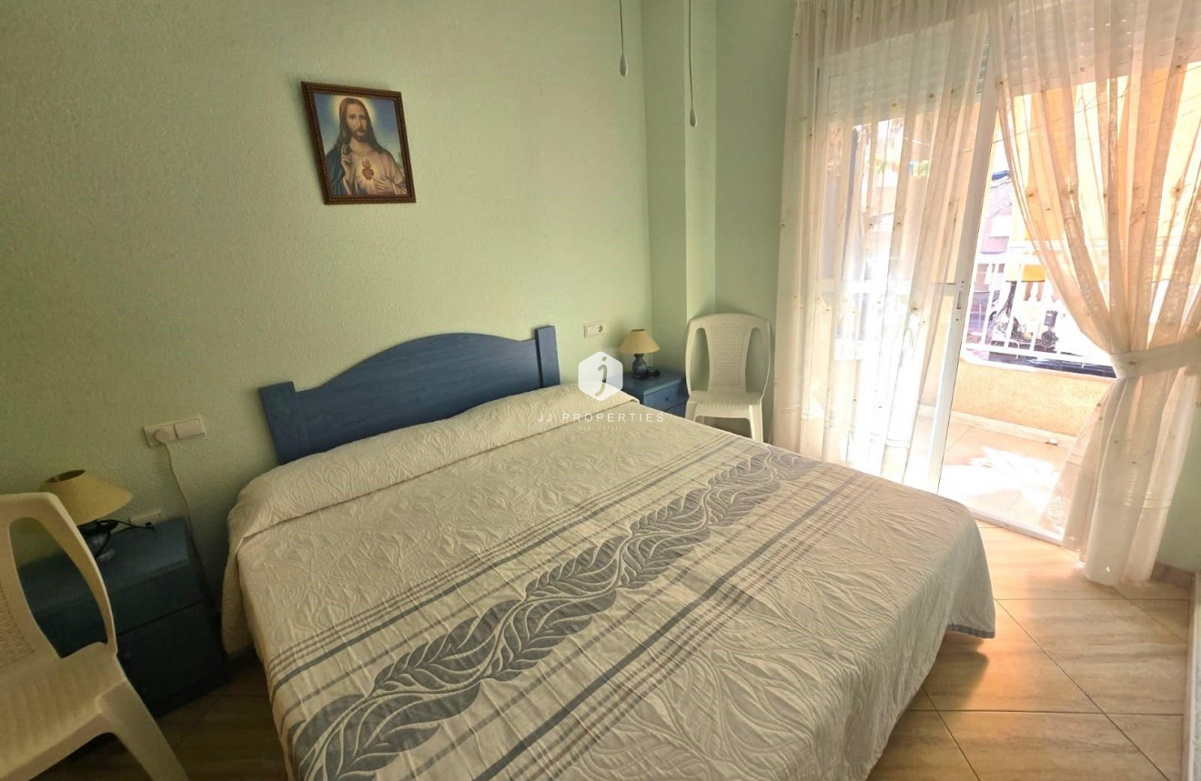 Resale - Apartment / flat -
Torrevieja - Playa del Cura