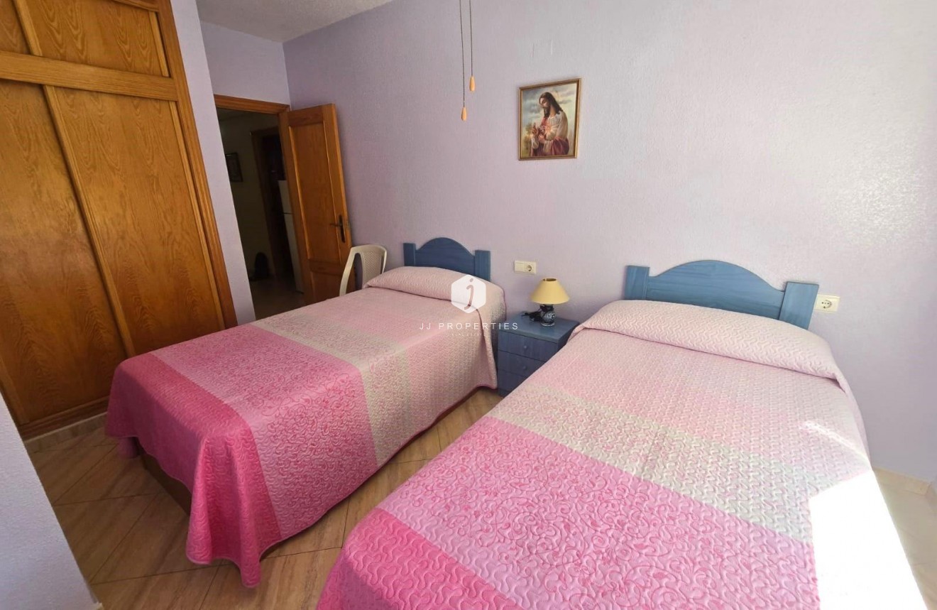 Resale - Apartment / flat -
Torrevieja - Playa del Cura